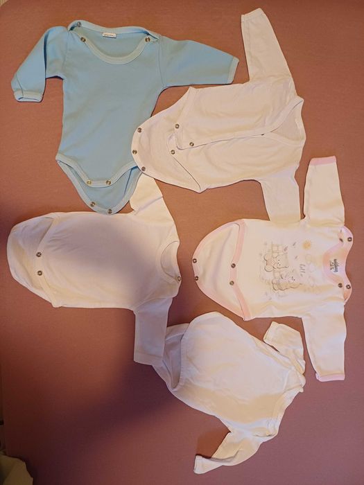 Бебешки и детски дрешки