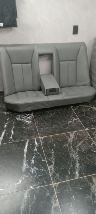 Дверные обшивки сиденья  Мерседес 210