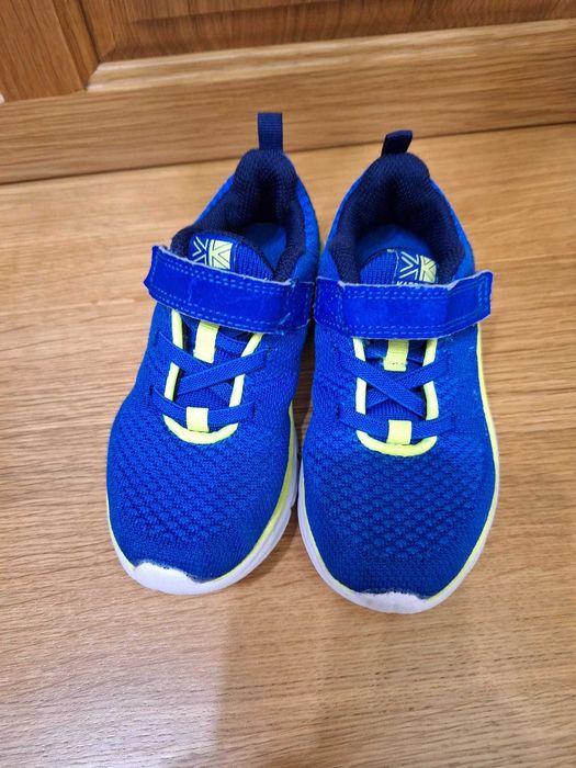 Продавам детски маратонки KARRIMOR