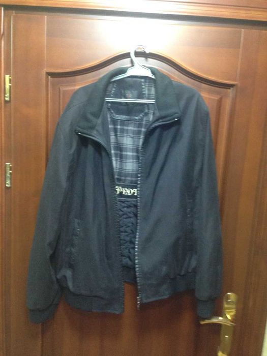 Куртка темно синий цвет размер 60   б/у в отличном состояние