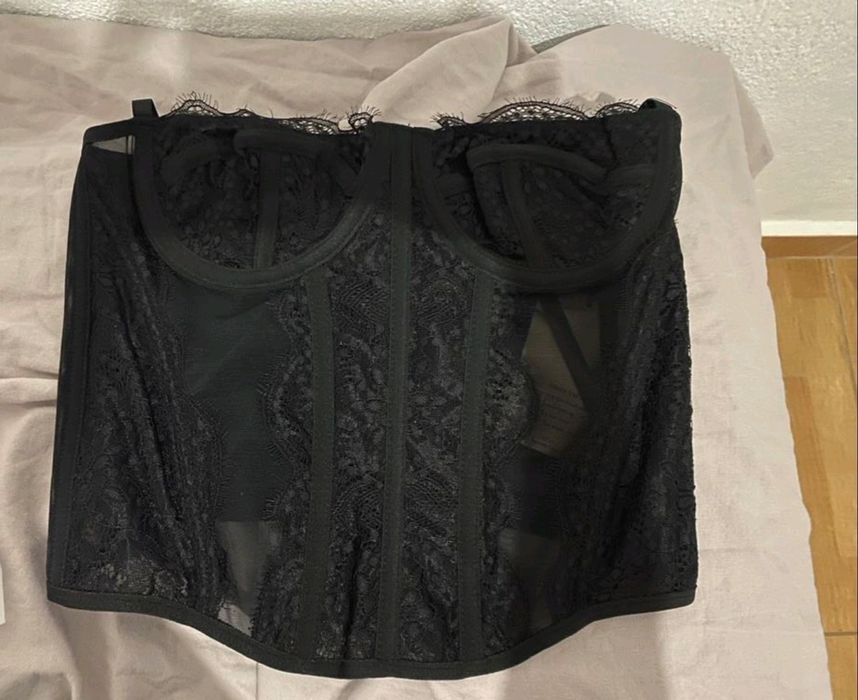 Дамско дантелено бюстие