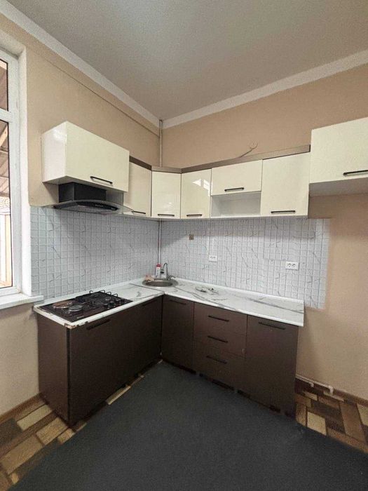 Мебель кухонный, мебел для гостинной, двухспальной кровать и шкаф.