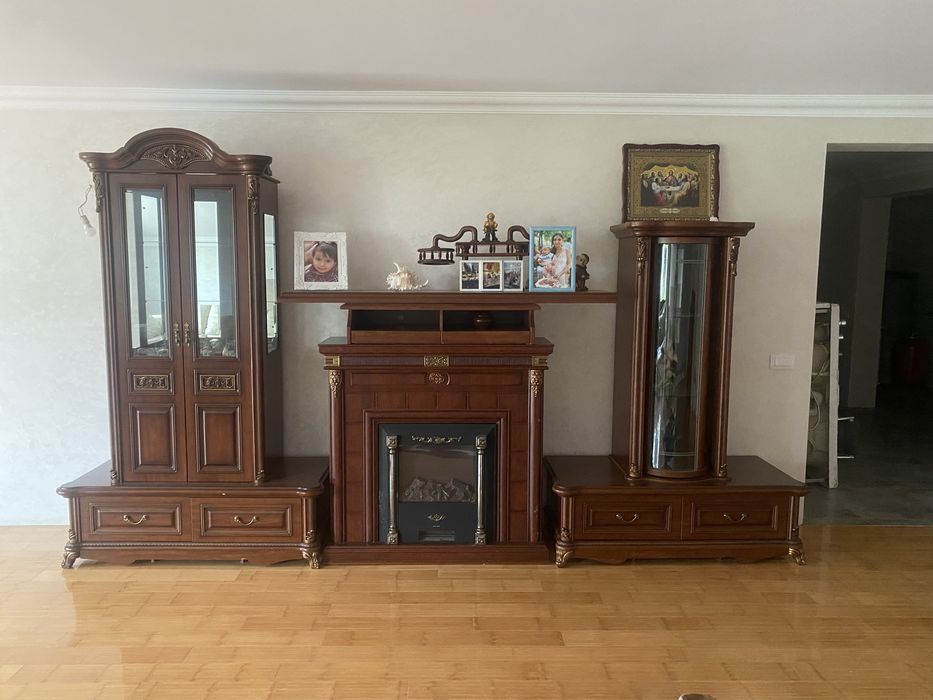 Mobila de sufragerie din lemn masiv - stil clasic, elegant