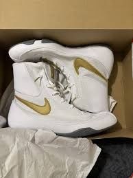 Vând ghete box hyperko 2 Nike la un preț foarte bun.
