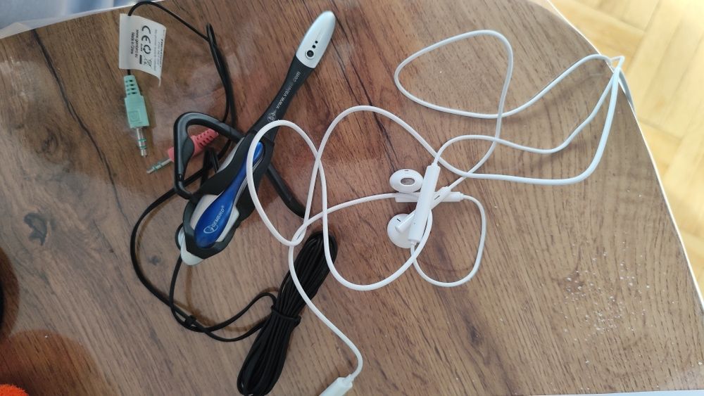 Подарявам слушалки