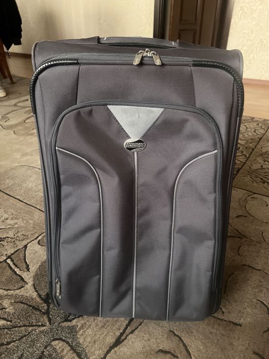 Продам  чемоданы