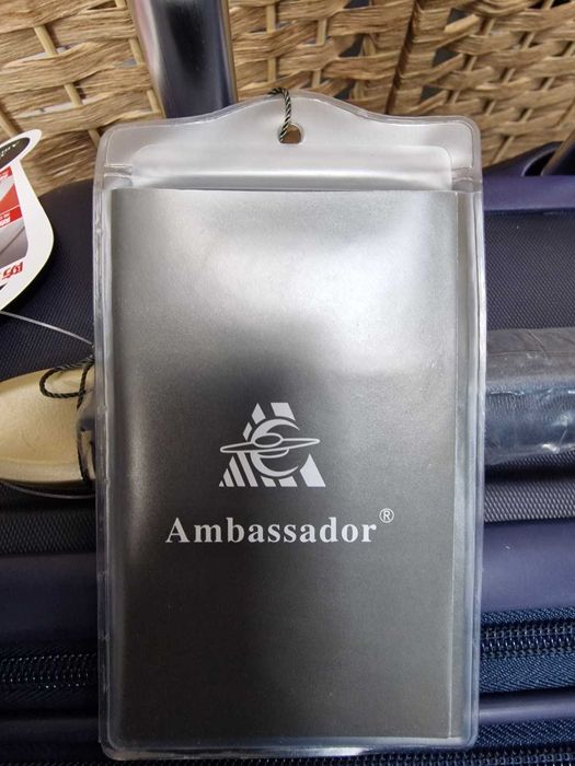 Чемодан оригинал фирма Ambassador D.Blue