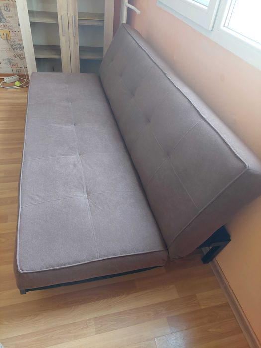 Диван с функция за сън