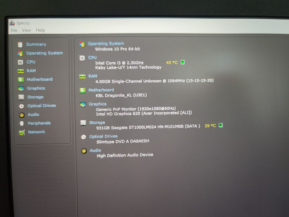 Vând Laptop 17" Acer i3 gen7 DDR4/ 1 TB