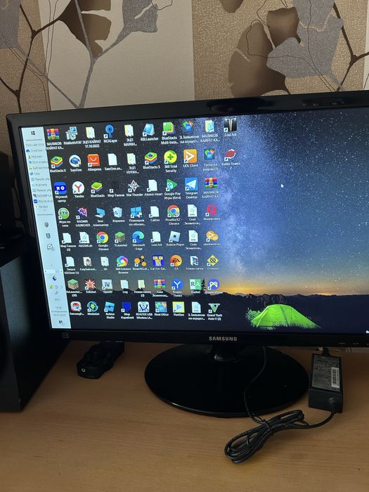 продаю компьютер.Продаю компьюьерный стол