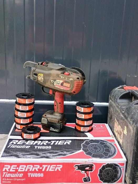 Inchiriem pistole MAX RB398 S de legat fier