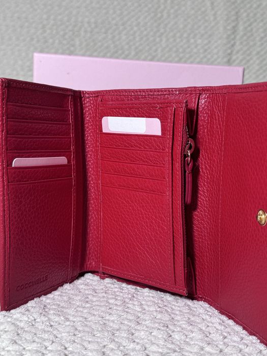 Кожаный кошелёк от Coccinelle