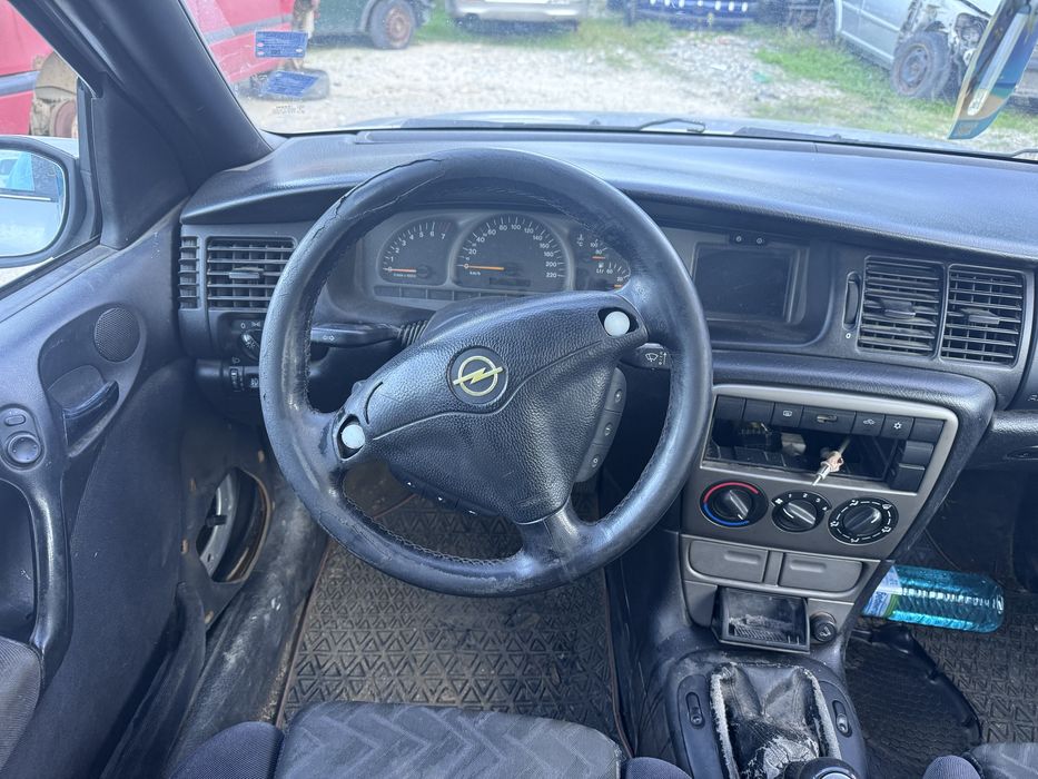 Opel Vectra B 1.8i 16v 116кс 2000г На Части