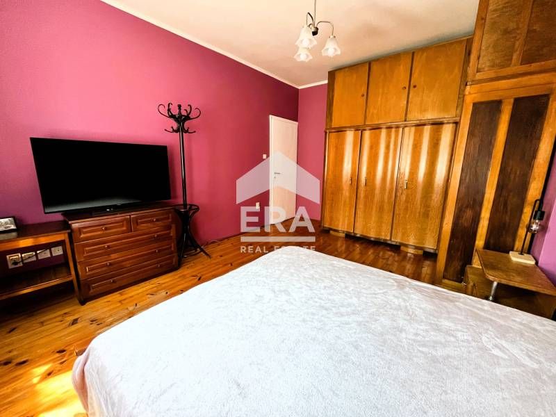 Продава се Четиристаен апартамент в София, Център - 100 кв.м за 3820 €/кв.м - Снимка #8