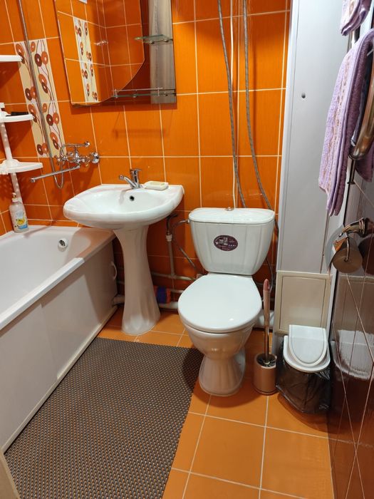 Посуточно 1 комн. кв. в 6 мкр-не