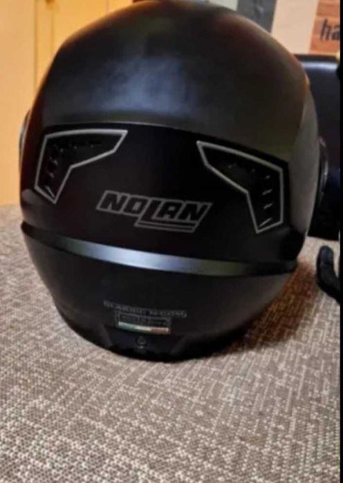 Продавам италианска модуларна каска Nolan - XS