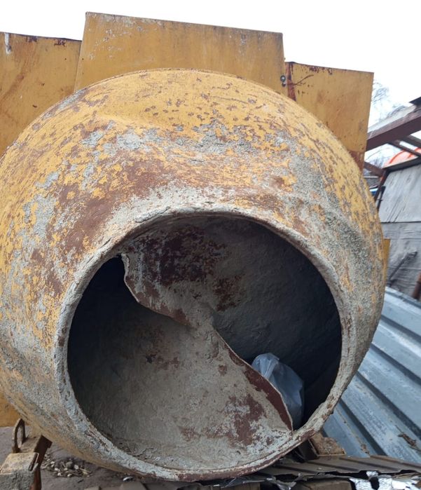 Продам бетономешалка 800 литров