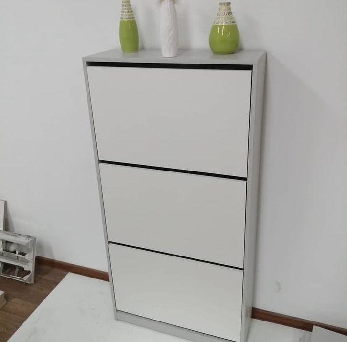 Стильная обувница для прихожей