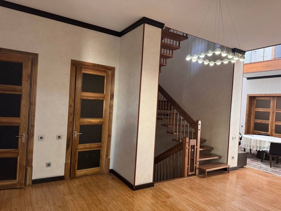 Сдается Срочно Яккасарайский р-н шикарный большой дом