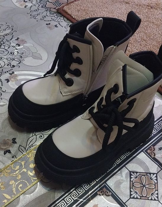 Ботинки женские, подростковые