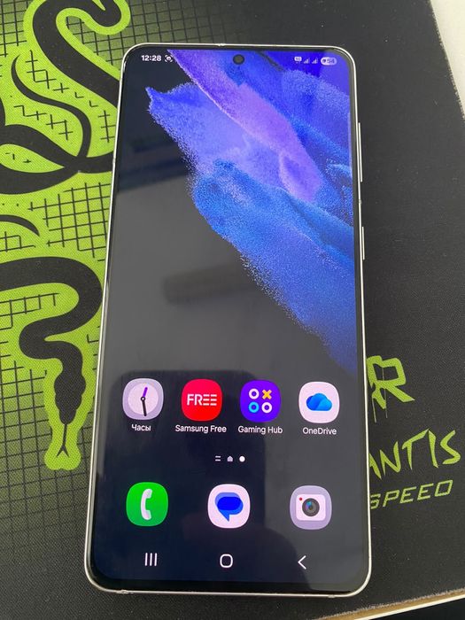 Продам Samsung s21 5g