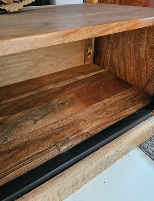 Чисто нов Шкаф от мангово дърво мивката не се продава