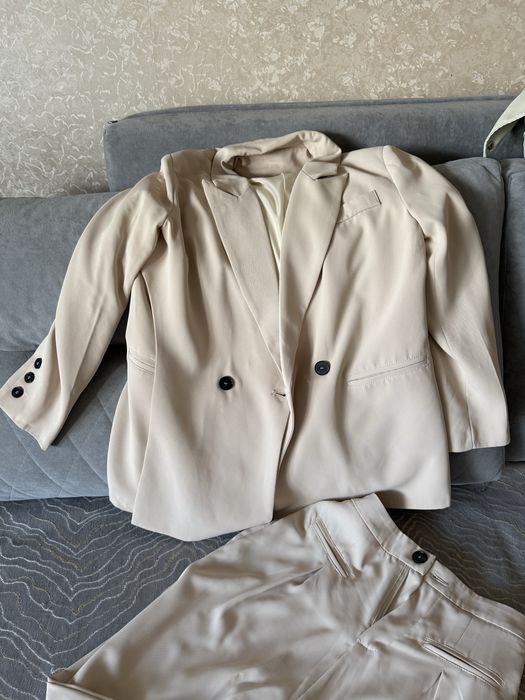 Костюм двойка с пиджаком