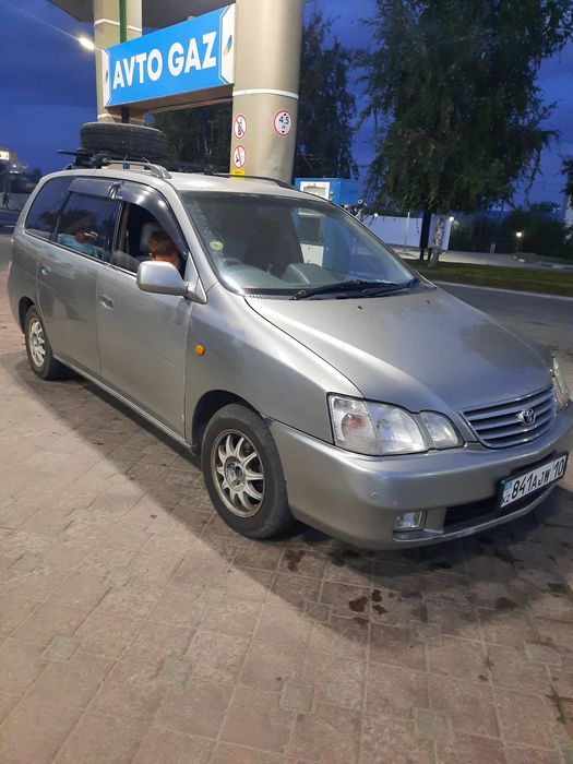 Toyota gaia ( ipsum )