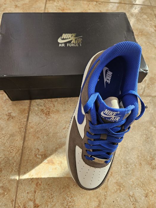 Adisasi Nike Air noi cu eticheta