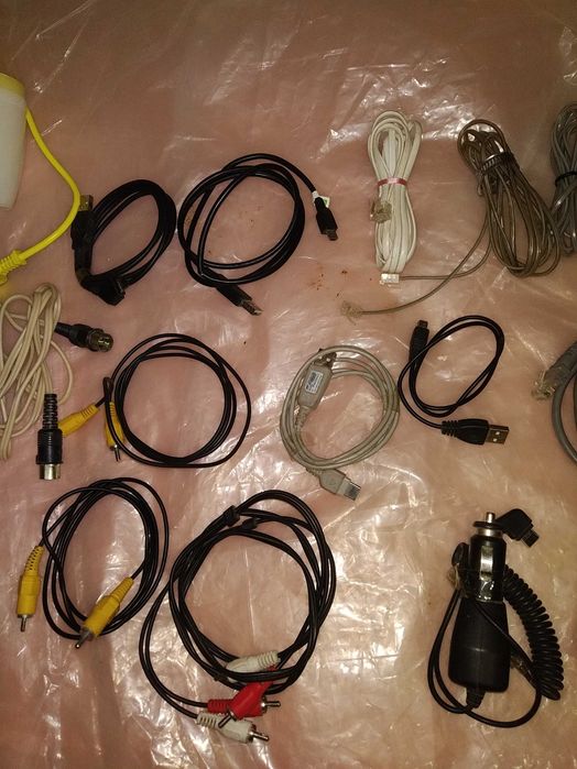 Шнуры и шлейфы для телефонов и компьютеров