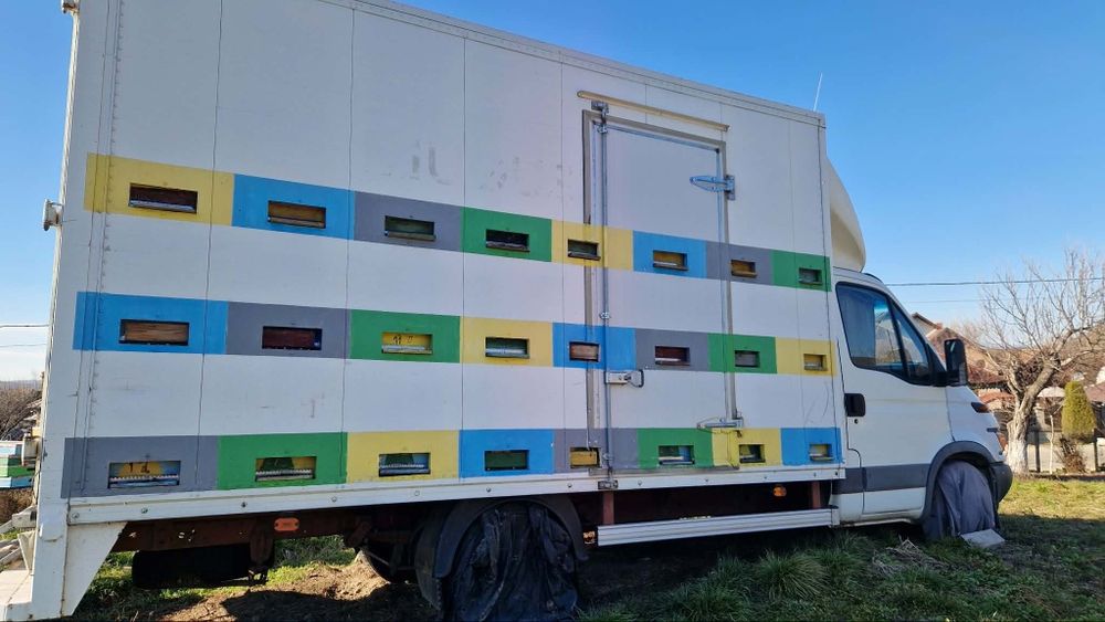 Stupină de vânzare