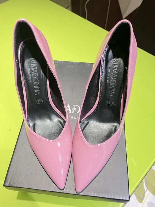 Pantofi stiletto