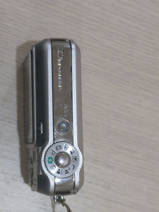 Sony Cyber-shot DSC-S700