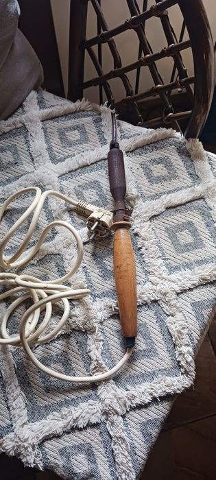 Vind  ciocan de lipit românesc de 150 w