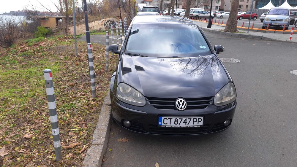 Продавам  голф 5