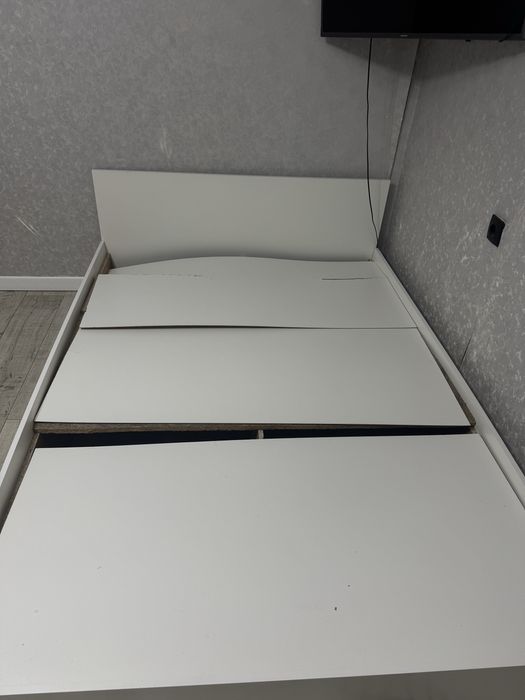 Продам кровать без матраса