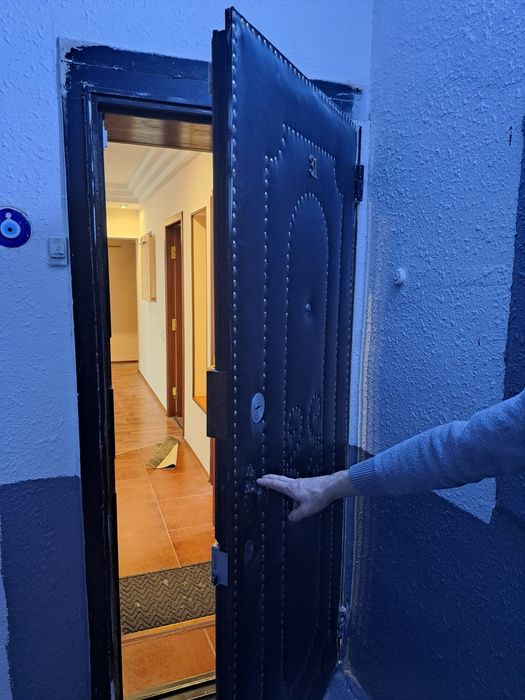 Продается железная дверь