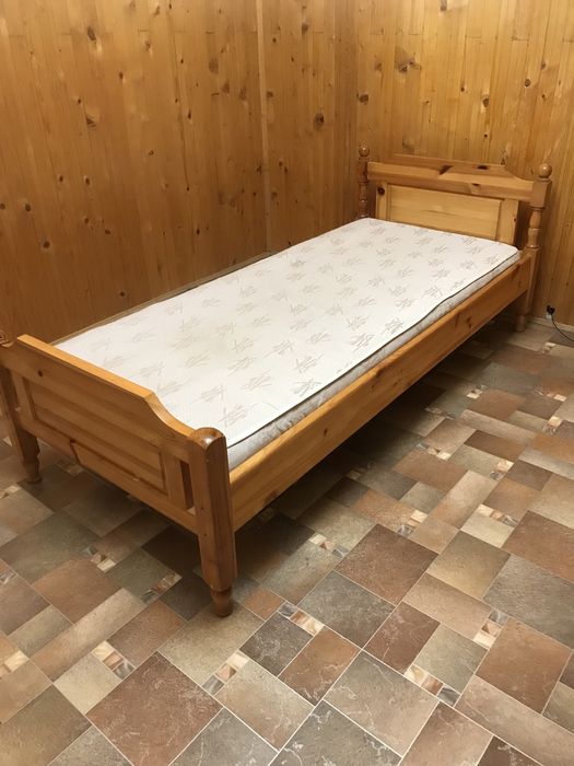 Продавам чамови мебели