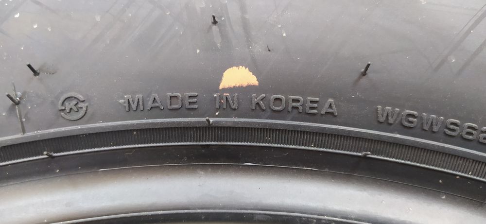 235/55R18 Nexen WG ice SUV