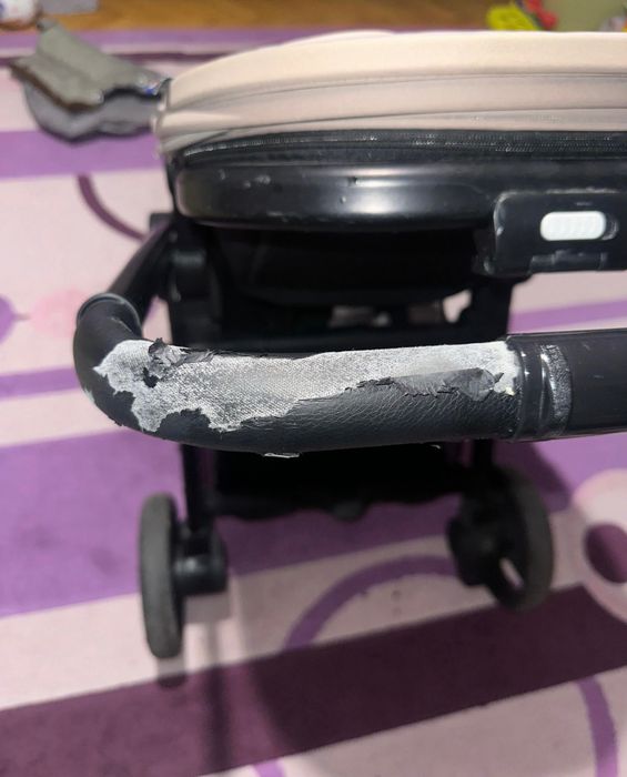 Vând  cărucior Chicco trio best friend 3 în 1