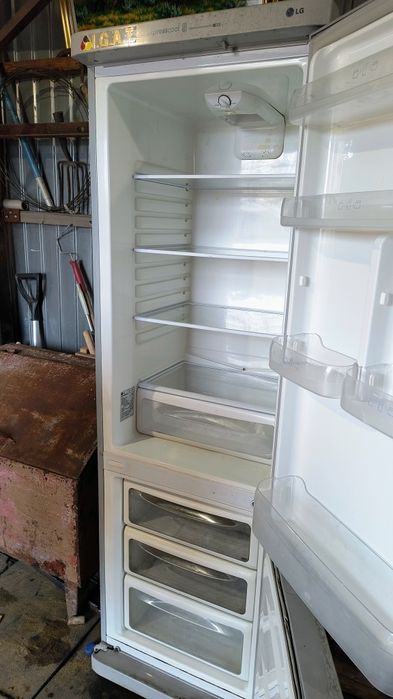 Холодильник 2х камерный