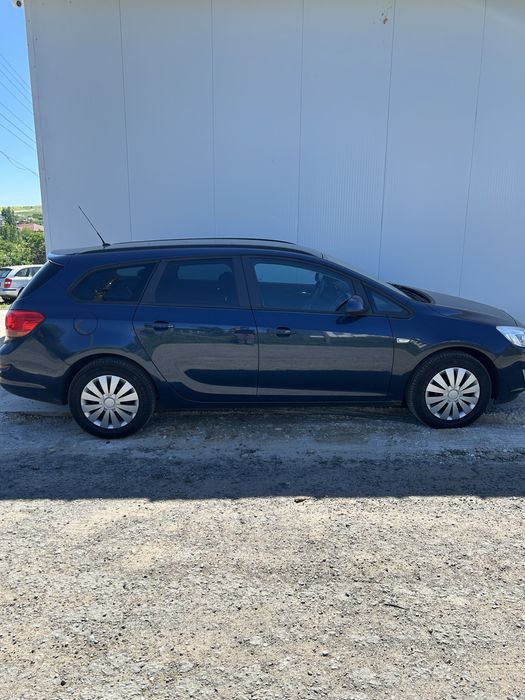 Продава се Opel Astra J 1.7cdti 2011