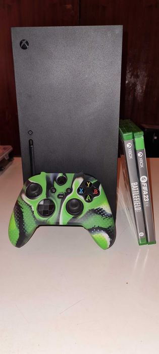 Xbox Series X 1TB SSD Като нов! С оригинален джойстик и 2 игри