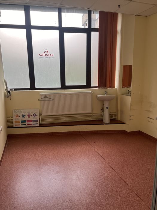 Inchiriez spatiu medical 160 mp