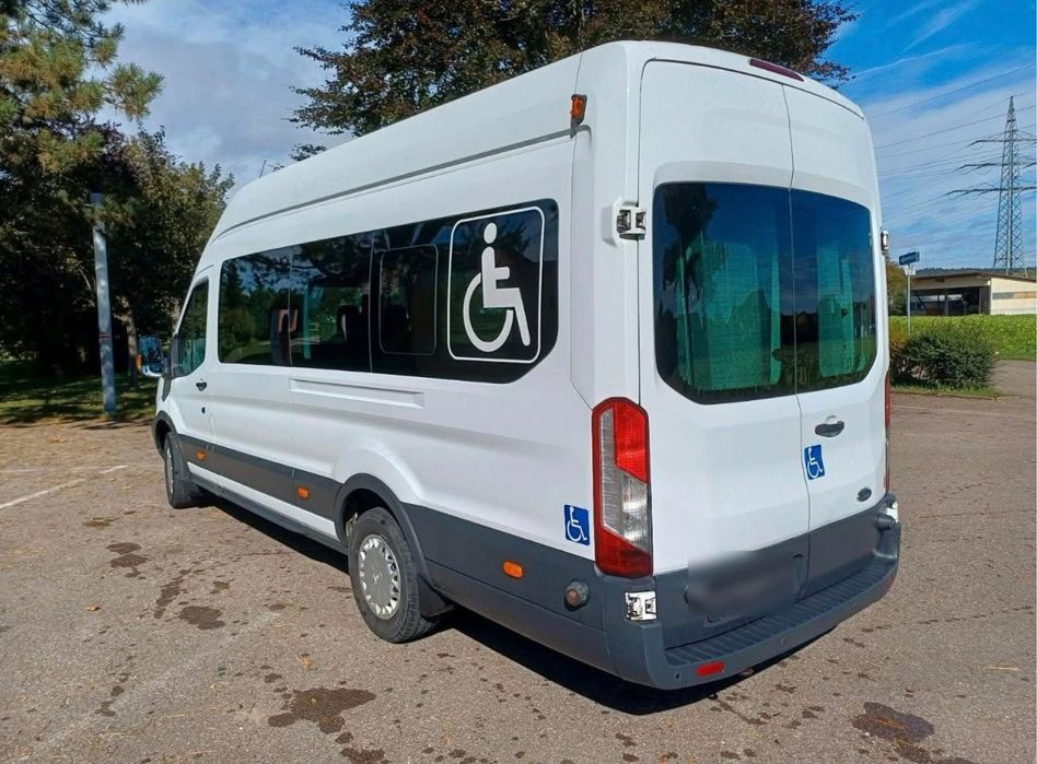Ford transit 8+1 350 L4