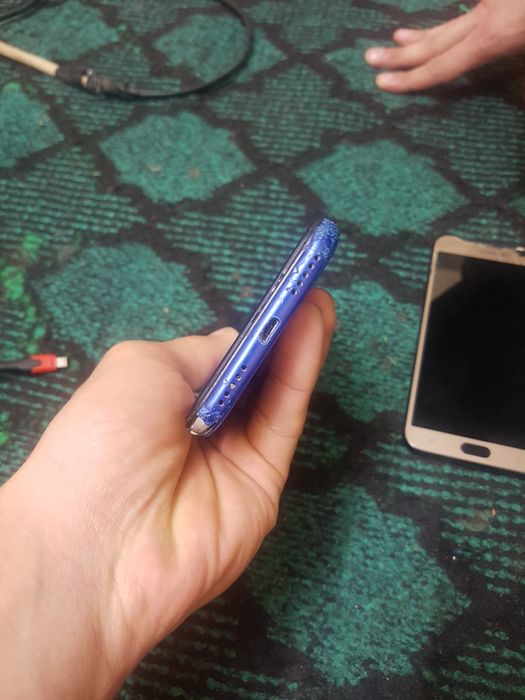 redmi 7 32gb hamajoyi ishlidi samsung j4 ekran sensir qoyish kere abme