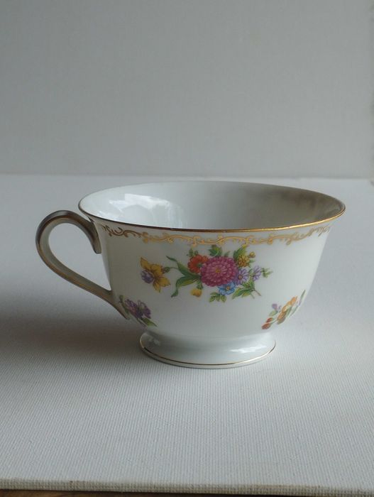 4 чаши Noritake от ерата на окупирана Япония (1945–1952) 
35 лв.за бр.