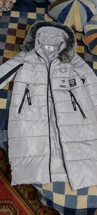 Продам зимние куртки
