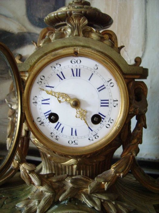 Античен френски каминен часовник и Каминен мраморен часовник