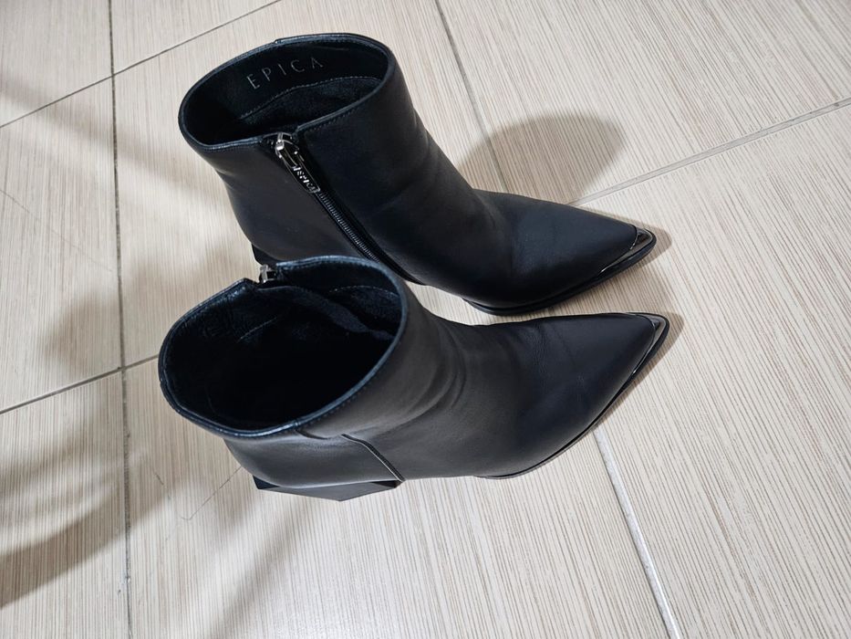 Bună ziua! Vând ghete piele
